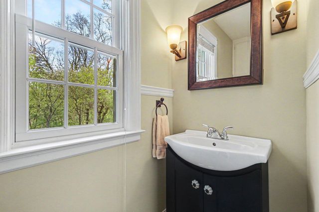2335 Breton Road SE, Grand Rapids, MI 49546