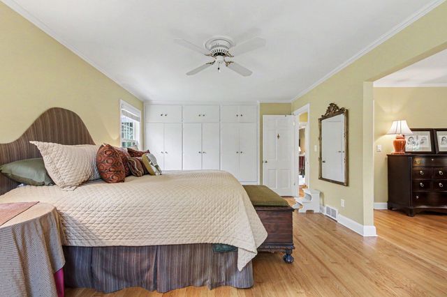 2335 Breton Road SE, Grand Rapids, MI 49546