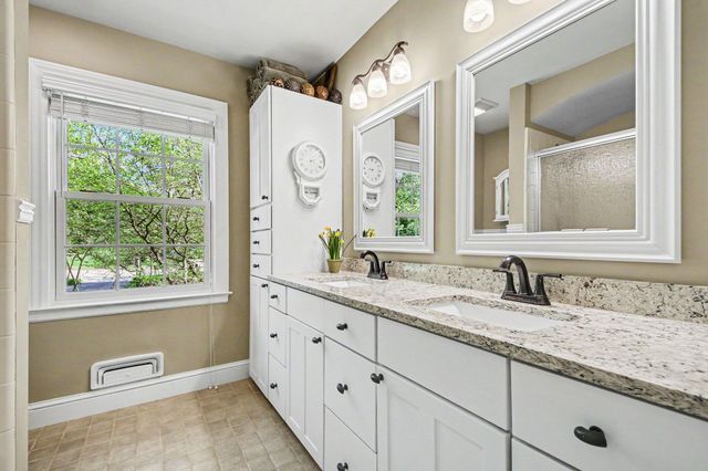 2335 Breton Road SE, Grand Rapids, MI 49546