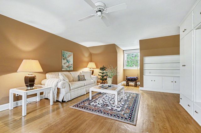 2335 Breton Road SE, Grand Rapids, MI 49546