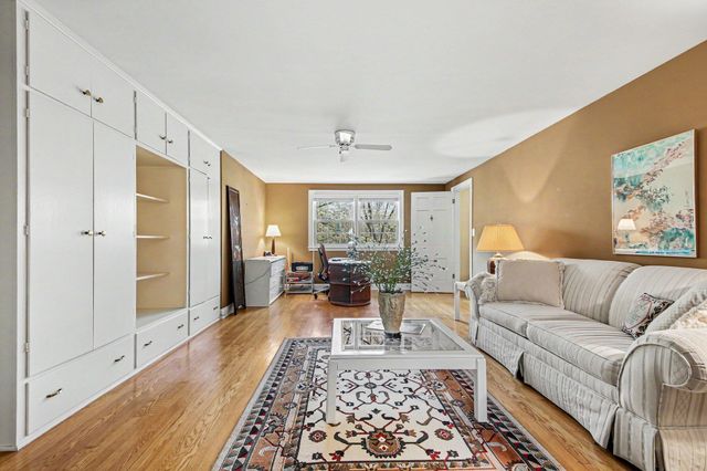 2335 Breton Road SE, Grand Rapids, MI 49546