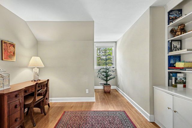 2335 Breton Road SE, Grand Rapids, MI 49546