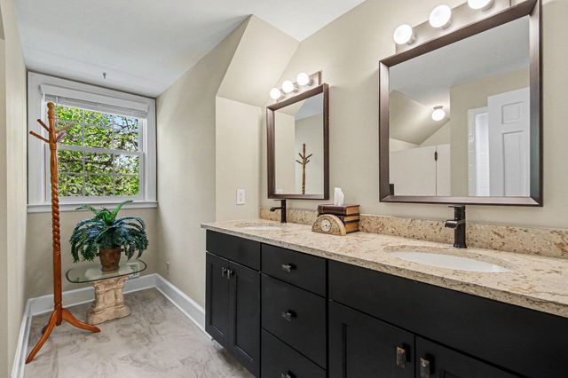 2335 Breton Road SE, Grand Rapids, MI 49546