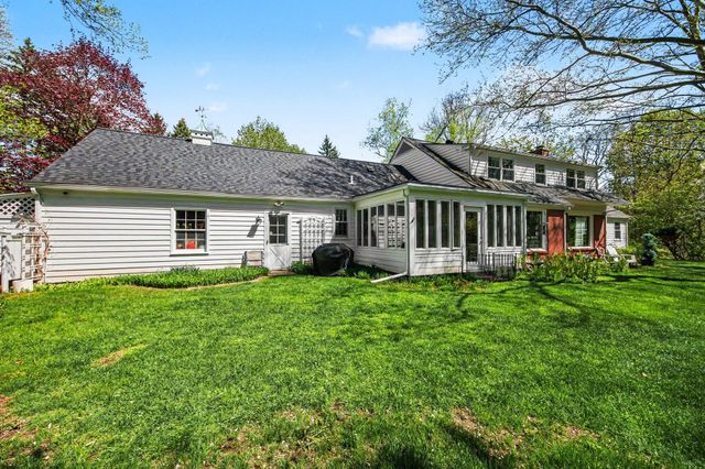 2335 Breton Road SE, Grand Rapids, MI 49546