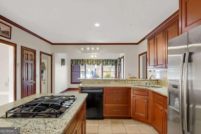 1402 Bromley Drive NE, Snellville, GA 30078