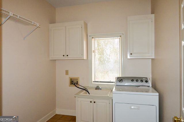 1402 Bromley Drive NE, Snellville, GA 30078