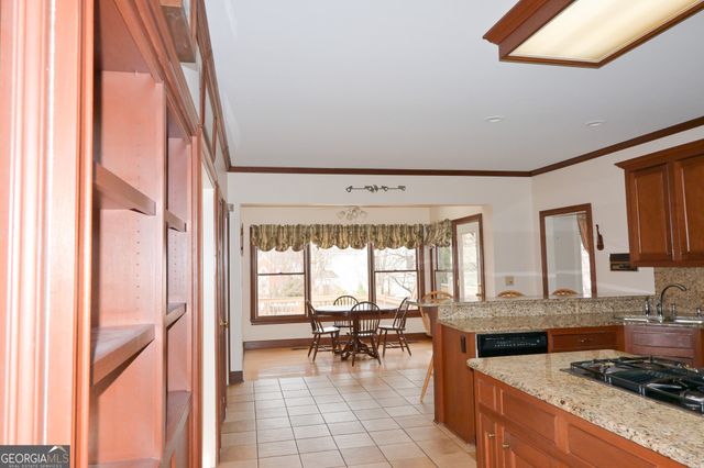 1402 Bromley Drive NE, Snellville, GA 30078