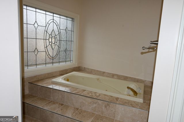 1402 Bromley Drive NE, Snellville, GA 30078