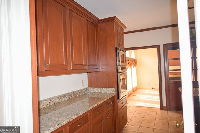 1402 Bromley Drive NE, Snellville, GA 30078