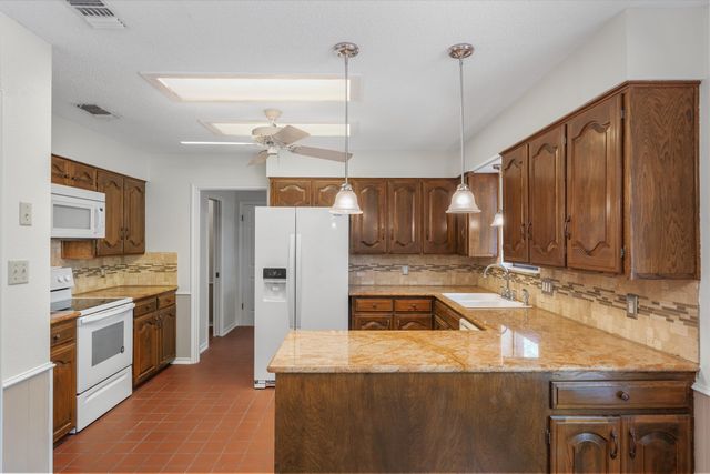 520 Dogwood Lane, Hideaway, TX 75771