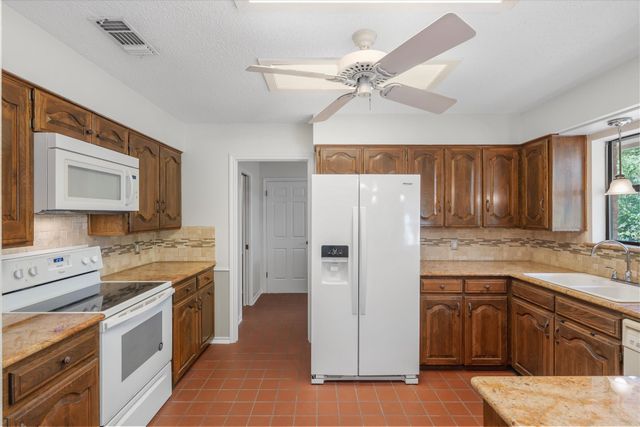520 Dogwood Lane, Hideaway, TX 75771