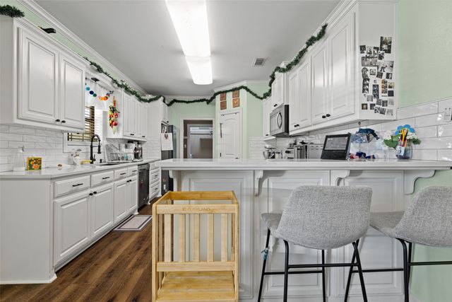 124 Woodpecker Road, Gladewater, TX 75647