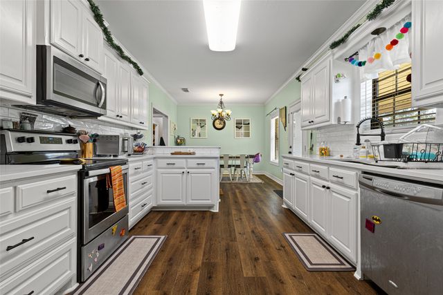 124 Woodpecker Road, Gladewater, TX 75647