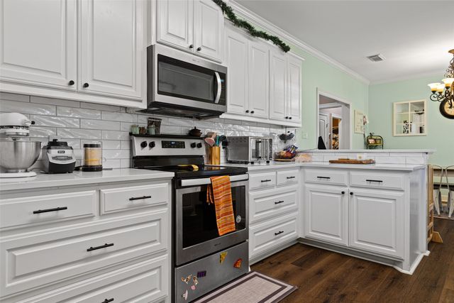 124 Woodpecker Road, Gladewater, TX 75647