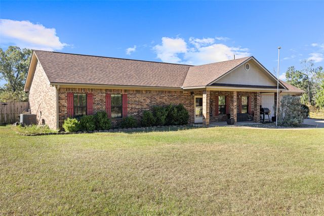 124 Woodpecker Road, Gladewater, TX 75647