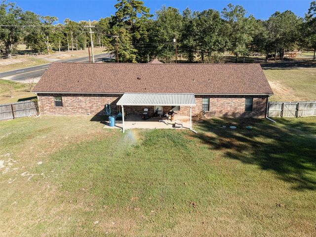 124 Woodpecker Road, Gladewater, TX 75647