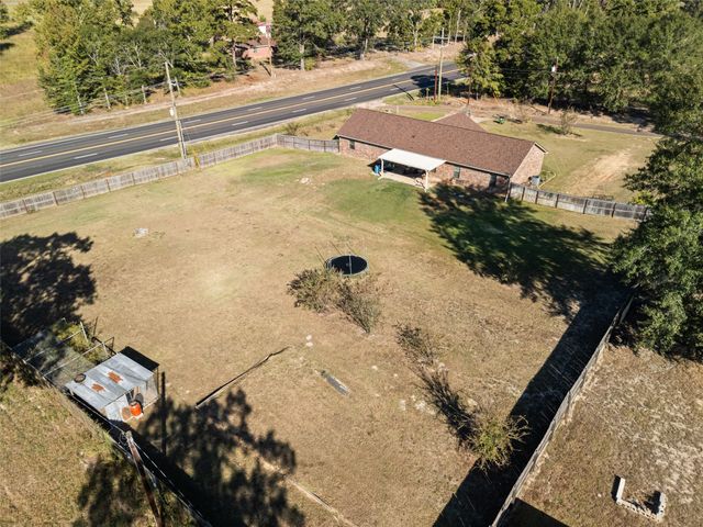 124 Woodpecker Road, Gladewater, TX 75647