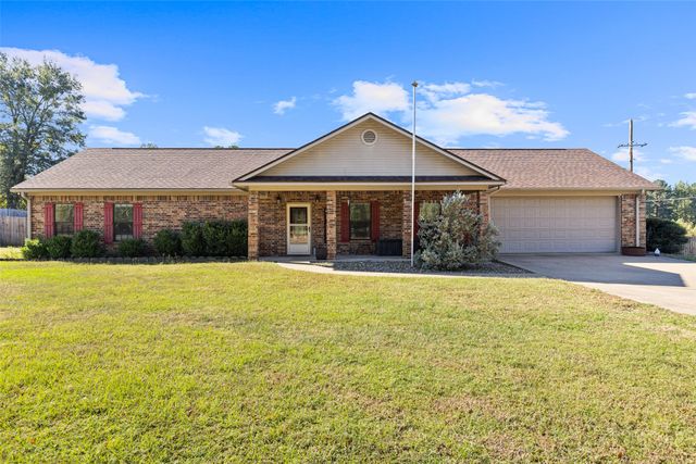 124 Woodpecker Road, Gladewater, TX 75647