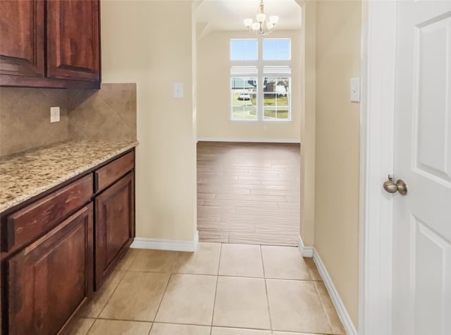 804 Peach Lane, Burleson, TX 76028