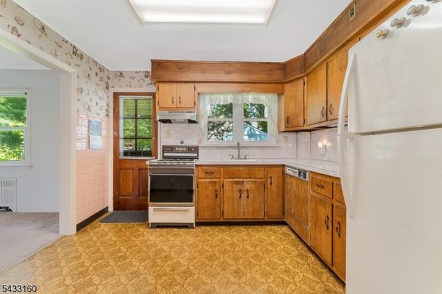 230 Swarthmore Rd, Linden City, NJ 07036