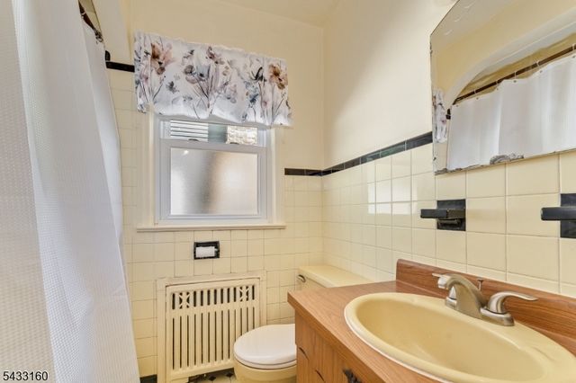 230 Swarthmore Rd, Linden City, NJ 07036