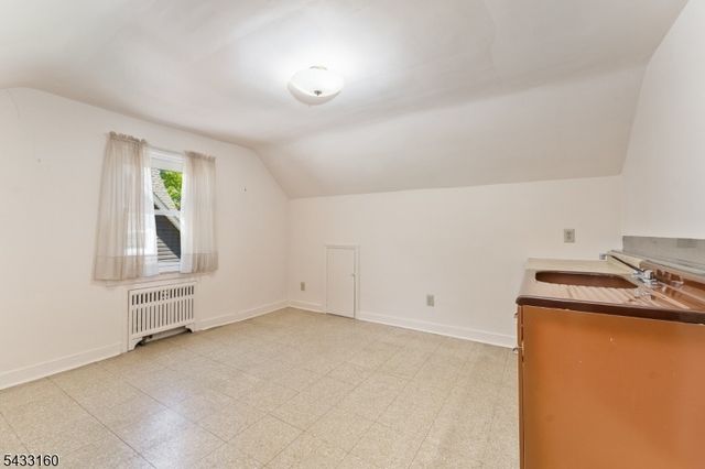 230 Swarthmore Rd, Linden City, NJ 07036