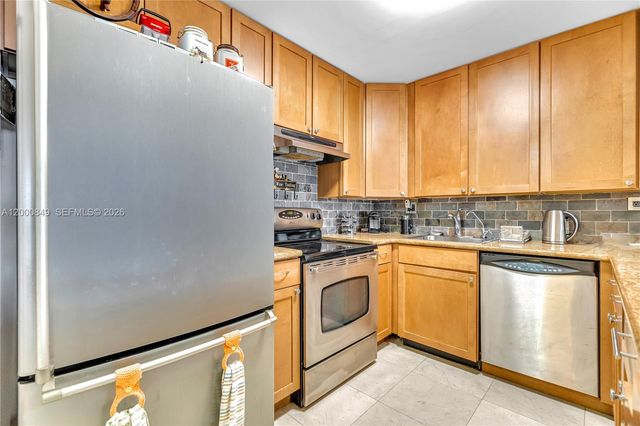 600 Three Islands Blvd 618, Hallandale Beach, FL 33009