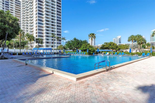 600 Three Islands Blvd 618, Hallandale Beach, FL 33009