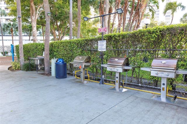 600 Three Islands Blvd 618, Hallandale Beach, FL 33009