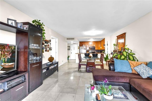 600 Three Islands Blvd 618, Hallandale Beach, FL 33009