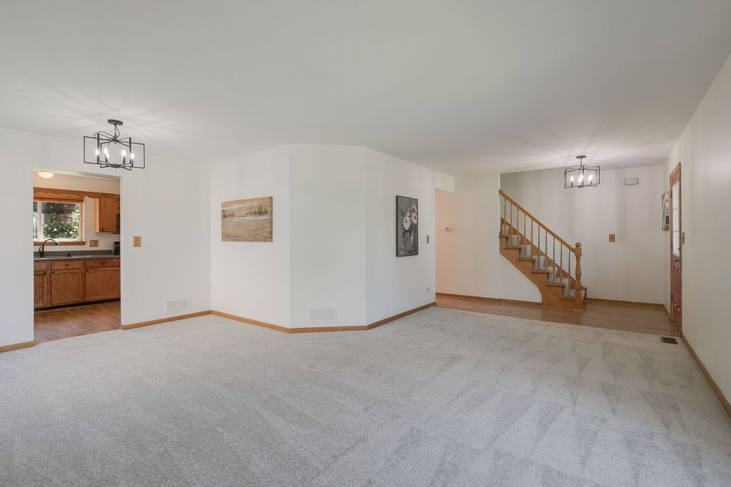 449 S Pershing Avenue, Mundelein, IL 60060 — photo 5