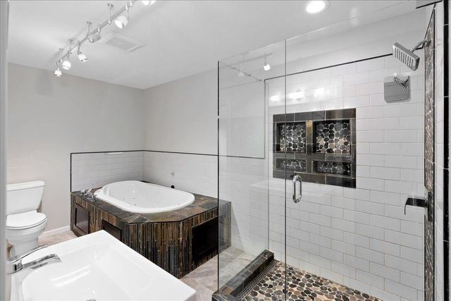 12401 Flanders Court NE C, Blaine, MN 55449