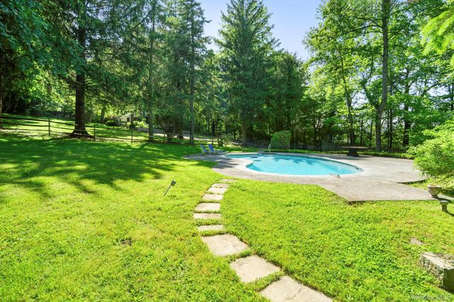241 W Mt Airy Road, Croton-on-hudson, NY 10520