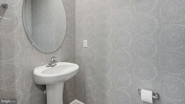 126 W MONTGOMERY AVE, Wildwood, NJ 08260