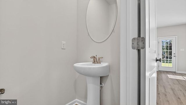 126 W MONTGOMERY AVE, Wildwood, NJ 08260