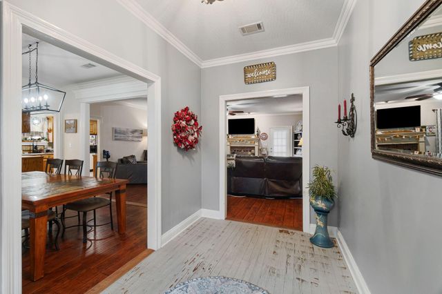 309 Longleaf Dr., Petal, MS 39465