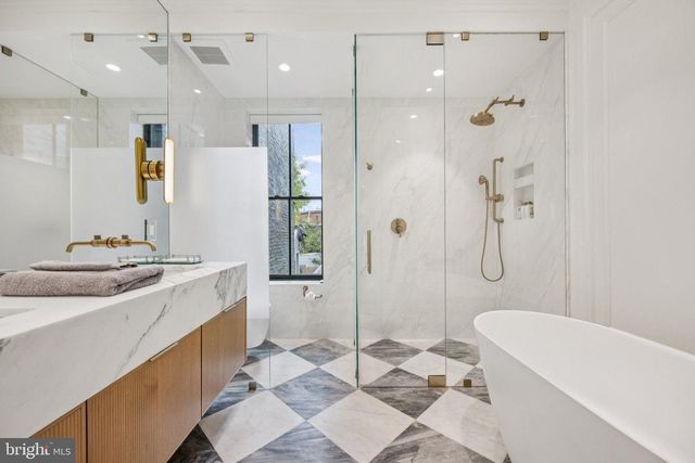 635 MARYLAND AVE NE, Washington, DC 20002