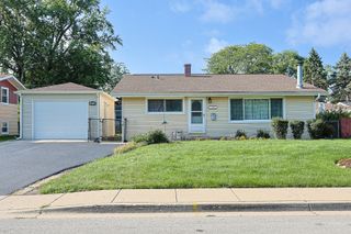 113 SIESTA Road, Carpentersville, IL 60110