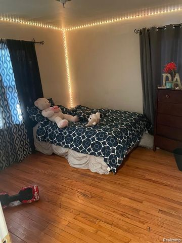 9881 Balfour Road, Detroit, MI 48224