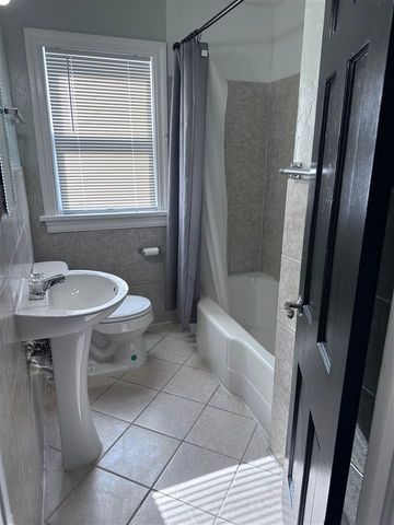 1710 NW KINYON AVE, Lawton, OK 73507