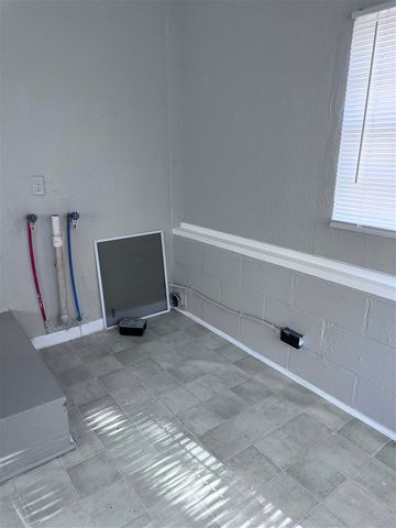 1710 NW KINYON AVE, Lawton, OK 73507