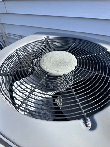 1710 NW KINYON AVE, Lawton, OK 73507