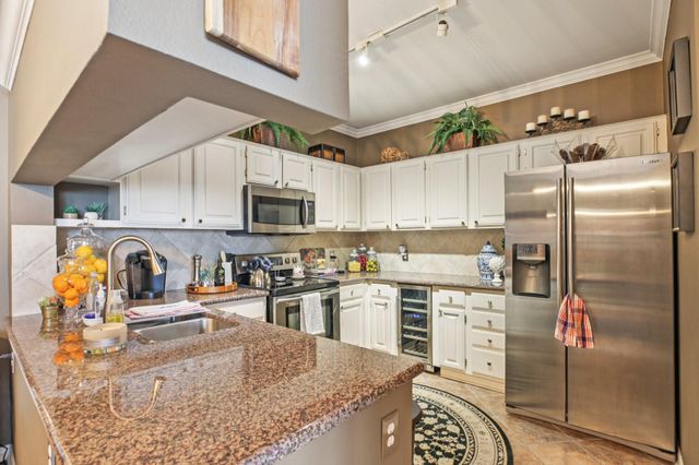 2100 Welch Street C113, Houston, TX 77019