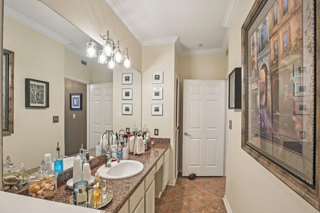 2100 Welch Street C113, Houston, TX 77019