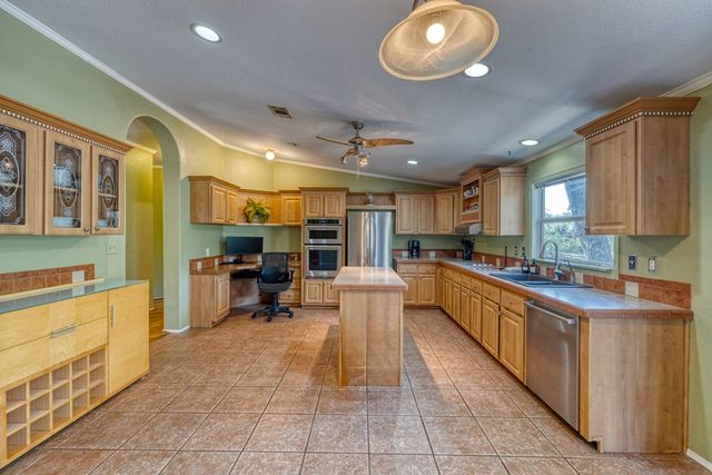 23942 N Hwy 83, Concan, TX 78838