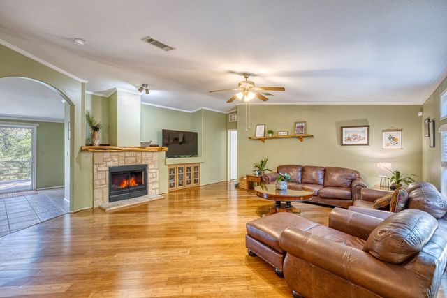 23942 N Hwy 83, Concan, TX 78838