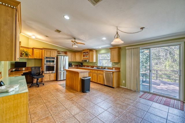 23942 N Hwy 83, Concan, TX 78838