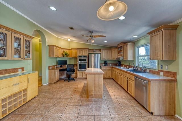 23942 N Hwy 83, Concan, TX 78838