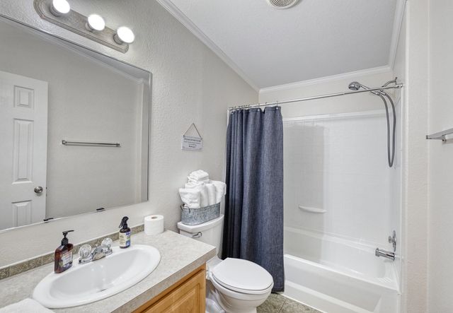 23942 N Hwy 83, Concan, TX 78838