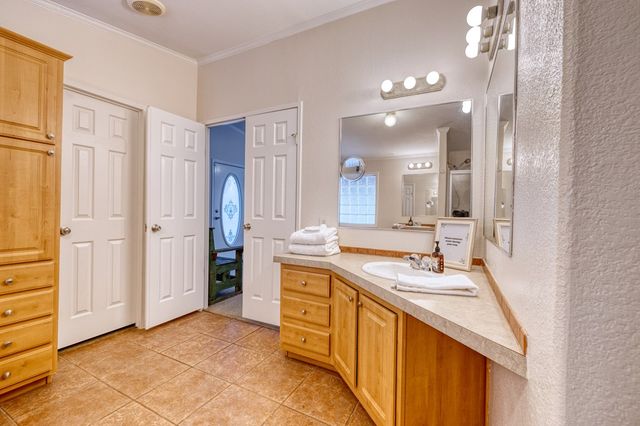 23942 N Hwy 83, Concan, TX 78838